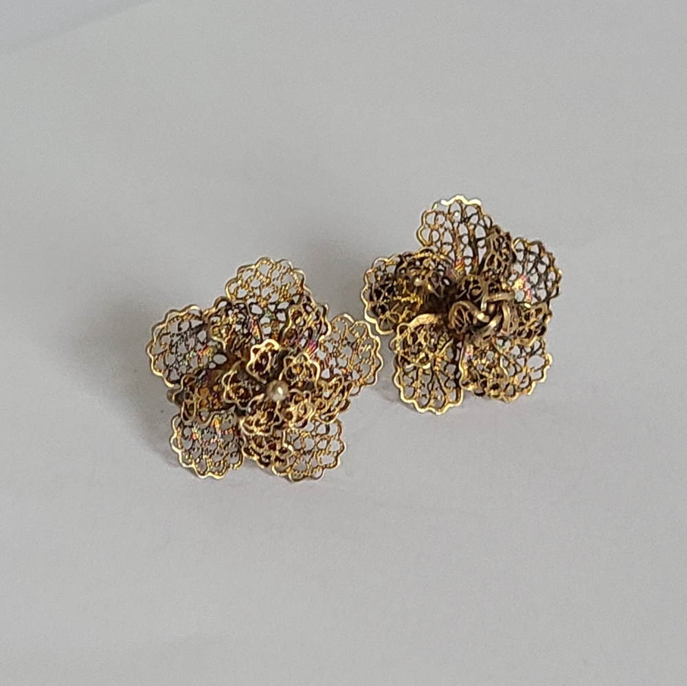 Vintage Chunky Filigree Flower Gold Sterling Silver Stud Screw Back Earrings - Picture 2 of 6